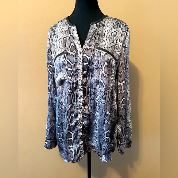 5/$25 will bundle Women’s Phython Pattern Blouse with Leather Trim - Picture 1 of 4